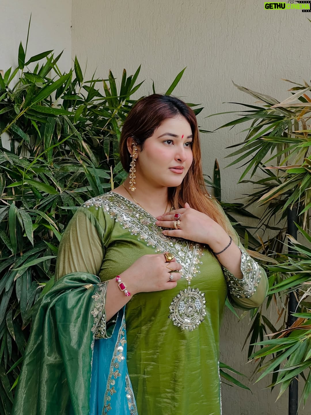 Ginni Soni - 15.7K Likes - Happy rakshabandhan..🫀🧿