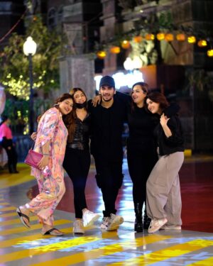 Ginni Soni Instagram - My unpaid therapists..😘🤌🏻❤️ @naazukmadanlochan @masroor_chougle3 @anjali_kapoorofficial