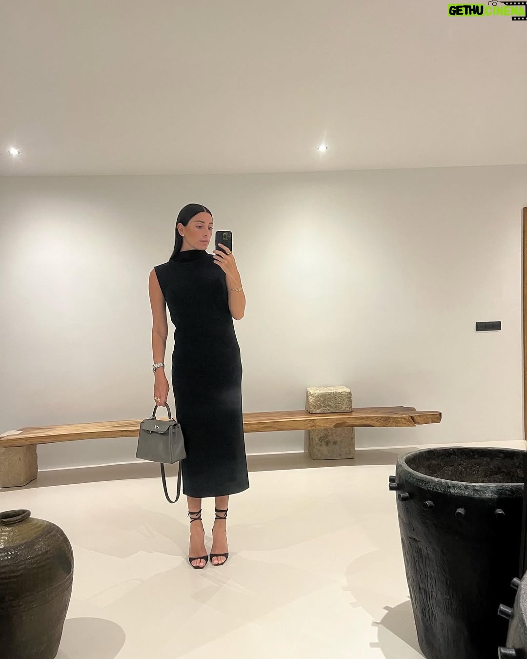 Giorgia Gabriele - 12.5K Likes - Rose dress 🖤 @armariumbrand