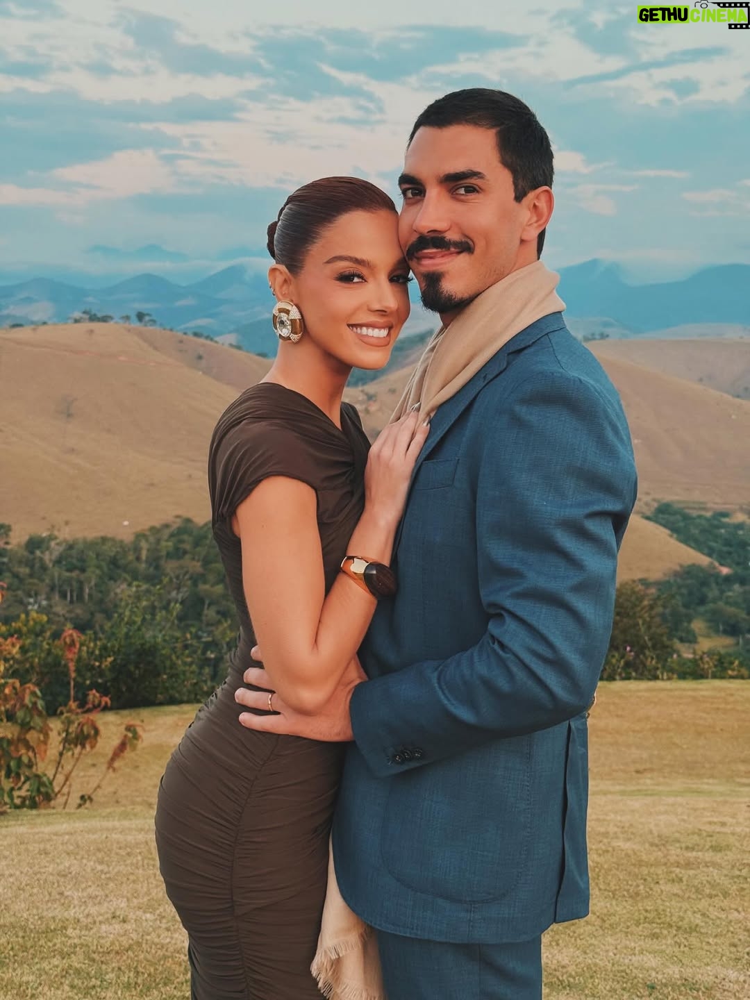 Giovanna Lancellotti - 132.1K Likes - Ontem celebrando o amor e a renovação dos 15 anos de @gioewbank e @brunogagliasso 🤍
Essa potência de casal que eu amo tanto! 
Muito especial viver esse momento com vocês! Que venha a vida toda de felicidades e desse amor que só aumenta