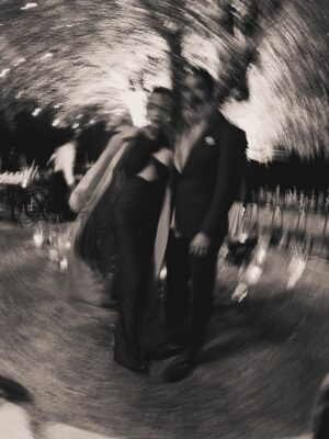 Giovanna Lancellotti Instagram - Ontem celebrando o amor e a renovação dos 15 anos de @gioewbank e @brunogagliasso 🤍
Essa potência de casal que eu amo tanto!
Muito especial viver esse momento com vocês! Que venha a vida toda de felicidades e desse amor que só aumenta