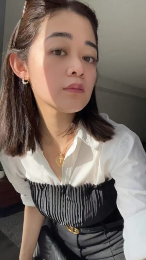 Gisela Cindy Instagram - Higher frequency 🤍
*
*
#toronto #outfit #ootd