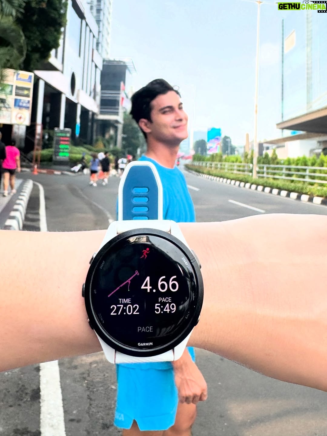 Gisella Anastasia - 188.2K Likes - Grateful for this morning — for 27 minutes of running beside you at your 27. (Karna kalo 27k kejauhan yaaaaa😛tidurmu baru 2jam itu kayaknya😬🤧) —

For how you show up fully, even in the little things.
For your steady effort, your quiet strength.
For the warmth you bring, and the space you hold.
For the way you care — deeply, and gently.

And most of all, for the person you are and the one you’re still becoming in this new age.

May God guide every step you take, in all you do and all you are called to be. 🤍

HAPPY BDAY!