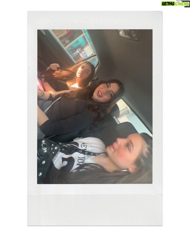 Giulia Benite - 130.6K Likes - de Turma da Mônica, pra vida! 
feliz aniversário, meu amor. 
que venham muitos mais momentos, risadas e trabalhos juntas. 
obrigada por ser você. eu te amo! ❤️‍🩹