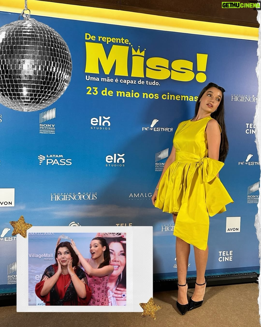 Giulia Benite - 190.9K Likes - 2024 chegando ao fim. Guardo um pedaço de mim nesse ano incrível que vivi, e sempre levarei comigo grandes partes dele também. Foram tantas oportunidades de fazer o que amo (nem coube tudo aqui!), viver experiências que encheram meu coração de alegria e me sentir genuinamente grata por tudo que fiz e todos que cruzaram meu caminho. Nesse próximo ano, que possamos continuar escrevendo as histórias dos nossos próprios filmes, onde somos todos os personagens principais (e viva o cinema nacional, claro!) 🎥💖🎬