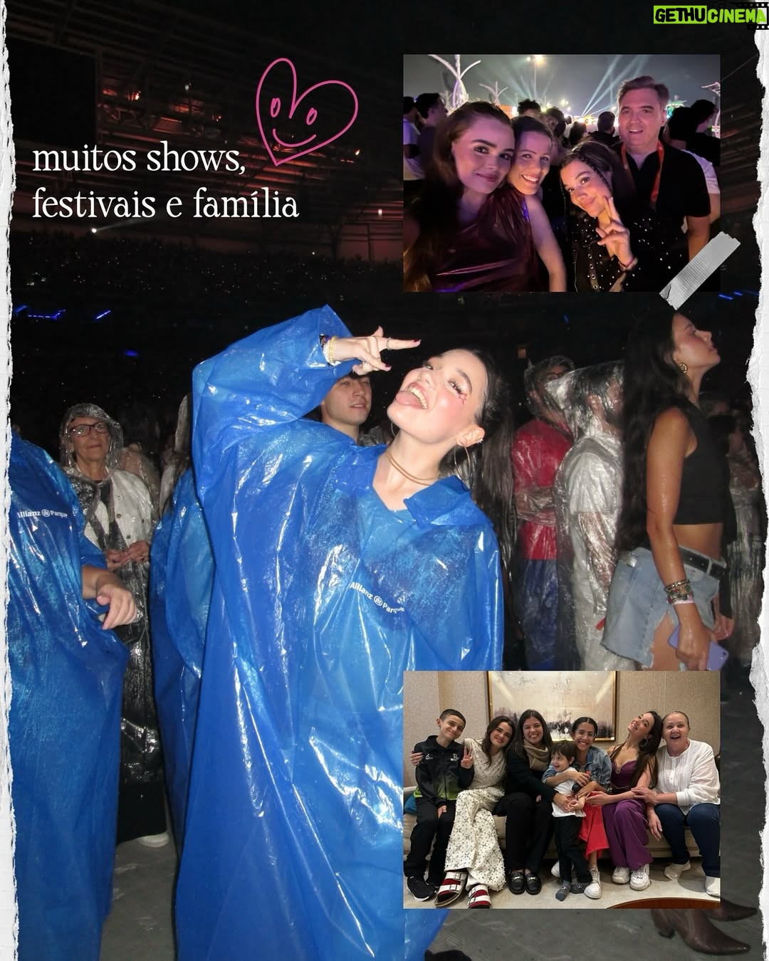 Giulia Benite - 190.9K Likes - 2024 chegando ao fim. Guardo um pedaço de mim nesse ano incrível que vivi, e sempre levarei comigo grandes partes dele também. Foram tantas oportunidades de fazer o que amo (nem coube tudo aqui!), viver experiências que encheram meu coração de alegria e me sentir genuinamente grata por tudo que fiz e todos que cruzaram meu caminho. Nesse próximo ano, que possamos continuar escrevendo as histórias dos nossos próprios filmes, onde somos todos os personagens principais (e viva o cinema nacional, claro!) 🎥💖🎬