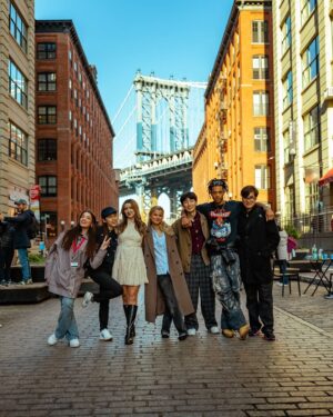 Giulia Benite Instagram - Não teria outra forma de finalizar essa história por aqui sem compartilhar essas fotos lindas que recebi da @efbrasil 💖 Me sinto grata, emocionada e feliz por tudo que pude viver nessa experiência que me transformou de uma forma inexplicável. Gostaria que todos pudessem viver isso pelo menos uma vez na vida! O coração tá apertado em me despedir de tantas pessoas maravilhosas mas carrego junto um sorriso no rosto de quem amou poder experienciar tudo isso! 💖