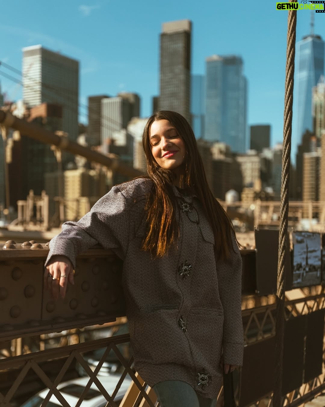 Giulia Benite - 128.7K Likes - Não teria outra forma de finalizar essa história por aqui sem compartilhar essas fotos lindas que recebi da @efbrasil 💖 Me sinto grata, emocionada e feliz por tudo que pude viver nessa experiência que me transformou de uma forma inexplicável. Gostaria que todos pudessem viver isso pelo menos uma vez na vida! O coração tá apertado em me despedir de tantas pessoas maravilhosas mas carrego junto um sorriso no rosto de quem amou poder experienciar tudo isso! 💖