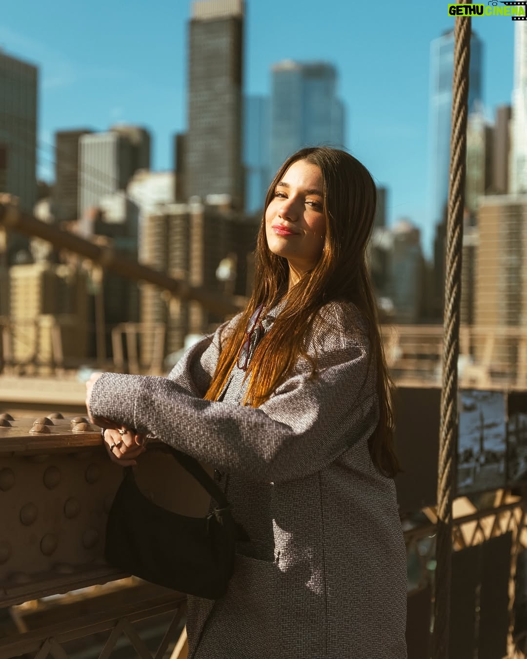 Giulia Benite - 128.7K Likes - Não teria outra forma de finalizar essa história por aqui sem compartilhar essas fotos lindas que recebi da @efbrasil 💖 Me sinto grata, emocionada e feliz por tudo que pude viver nessa experiência que me transformou de uma forma inexplicável. Gostaria que todos pudessem viver isso pelo menos uma vez na vida! O coração tá apertado em me despedir de tantas pessoas maravilhosas mas carrego junto um sorriso no rosto de quem amou poder experienciar tudo isso! 💖