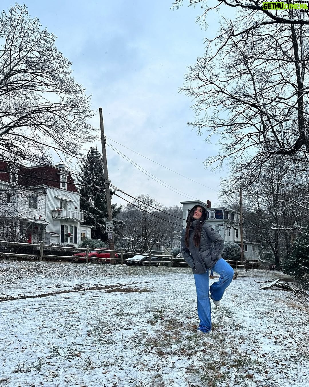 Giulia Benite - 148.6K Likes - Quem aí já viu neve? ❄️☃️❄️