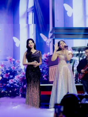 Glenca Chysara Instagram - Hut rcti ✨

Makeup : @makeupbyyobel 
Dress : @enchantedgown
photographer : @edosulistianto_