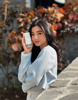 Glenca Chysara Instagram - Always ready on, just because Madagascar Centella Soothing cream by @SKIN1004_indonesia 🤍

Super brand day is here!! Buy1get1 promos (15-17 aug) & get up to 86% 
#SuperBrandDay #SKIN1004ID #mycentellamoments