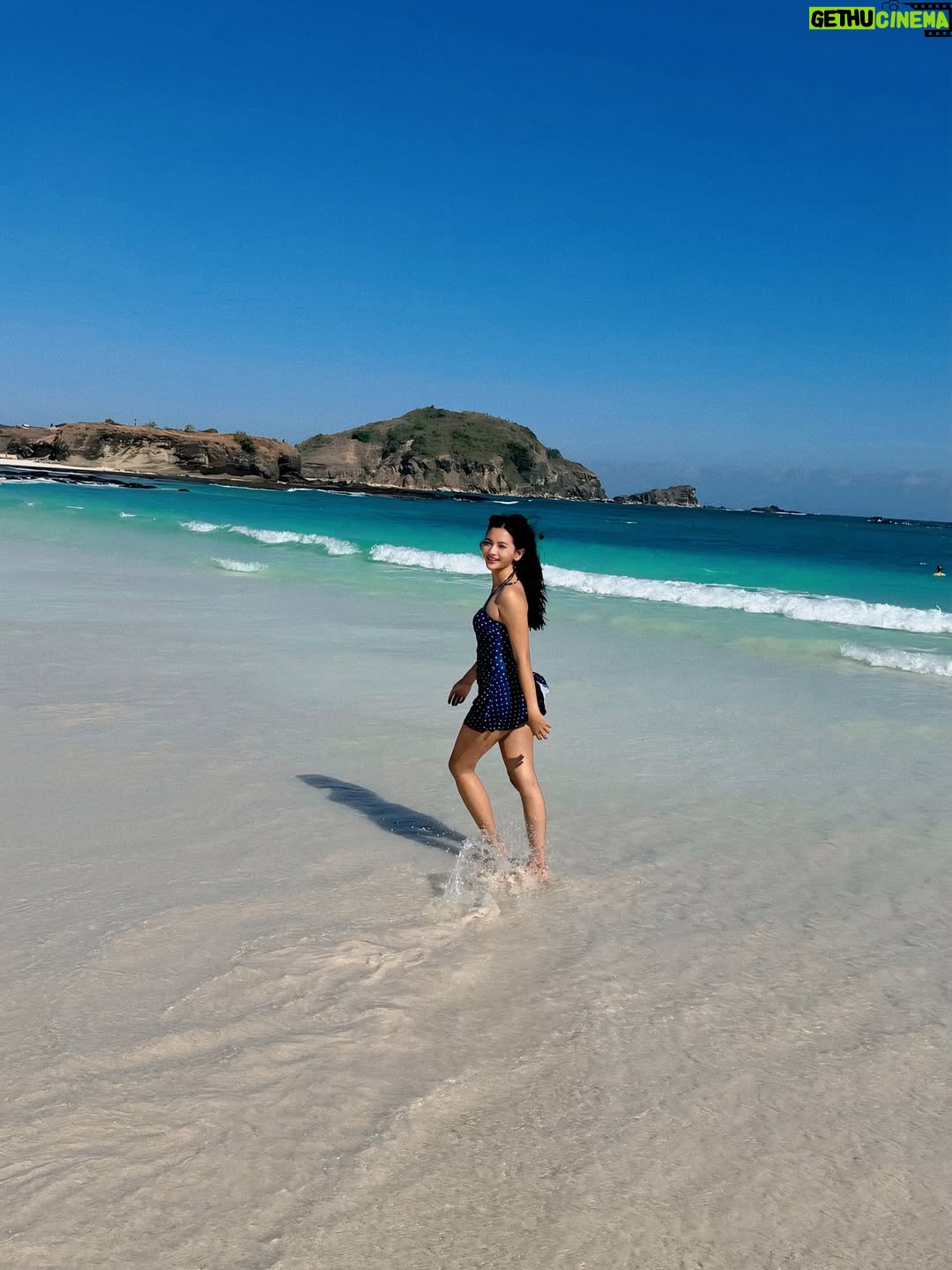 Glenca Chysara - 3 Likes - you just need to go back to the ocean 🥥