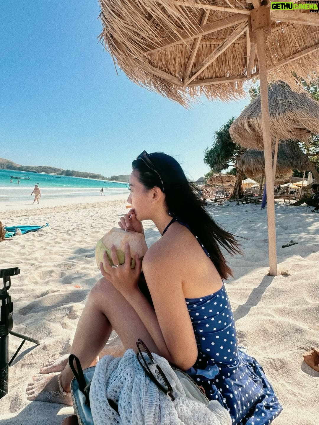 Glenca Chysara - 3 Likes - you just need to go back to the ocean 🥥