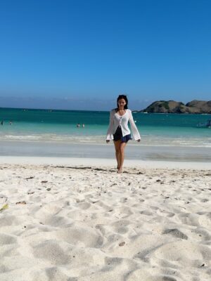 Glenca Chysara Instagram - you just need to go back to the ocean 🥥