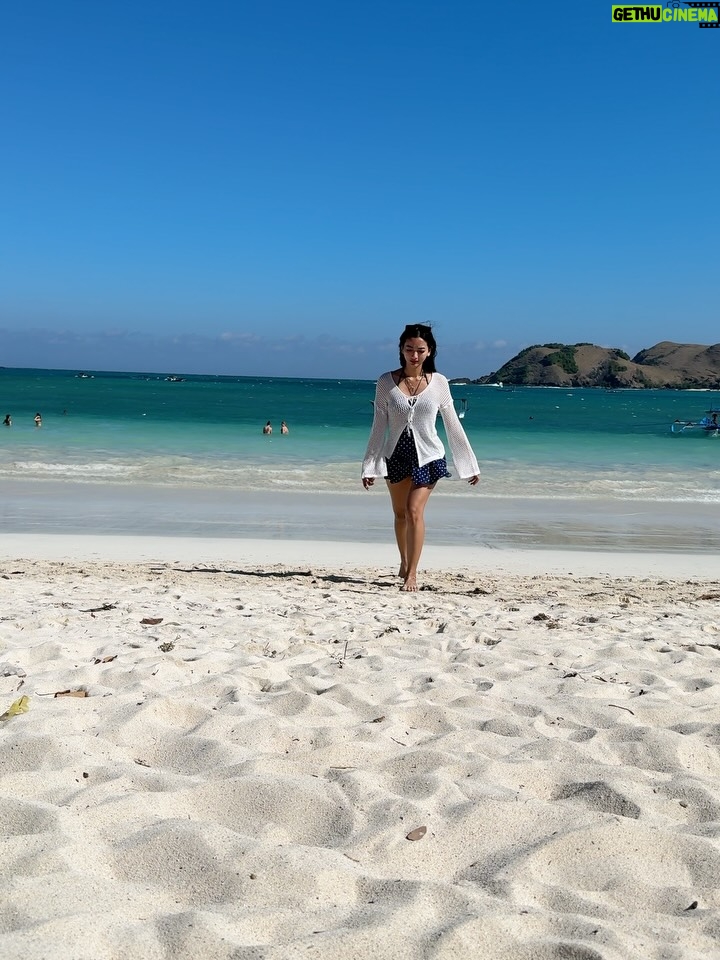Glenca Chysara - 3 Likes - you just need to go back to the ocean 🥥