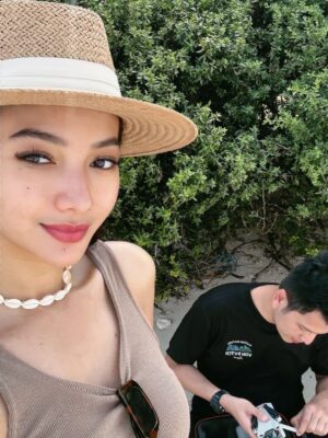 Glenca Chysara Instagram - hot summer mid july ᥫ᭡.