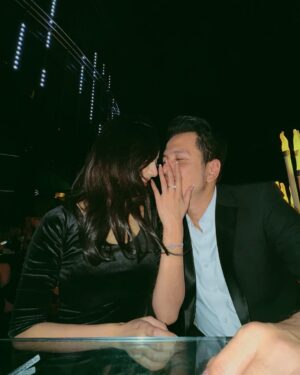 Glenca Chysara Instagram - Date night celebrating our anniversary!!
Happy wedding anniversary suamiku @rendijhonpratama 🤍

#masyaallahtabarakallah #allahumabarik