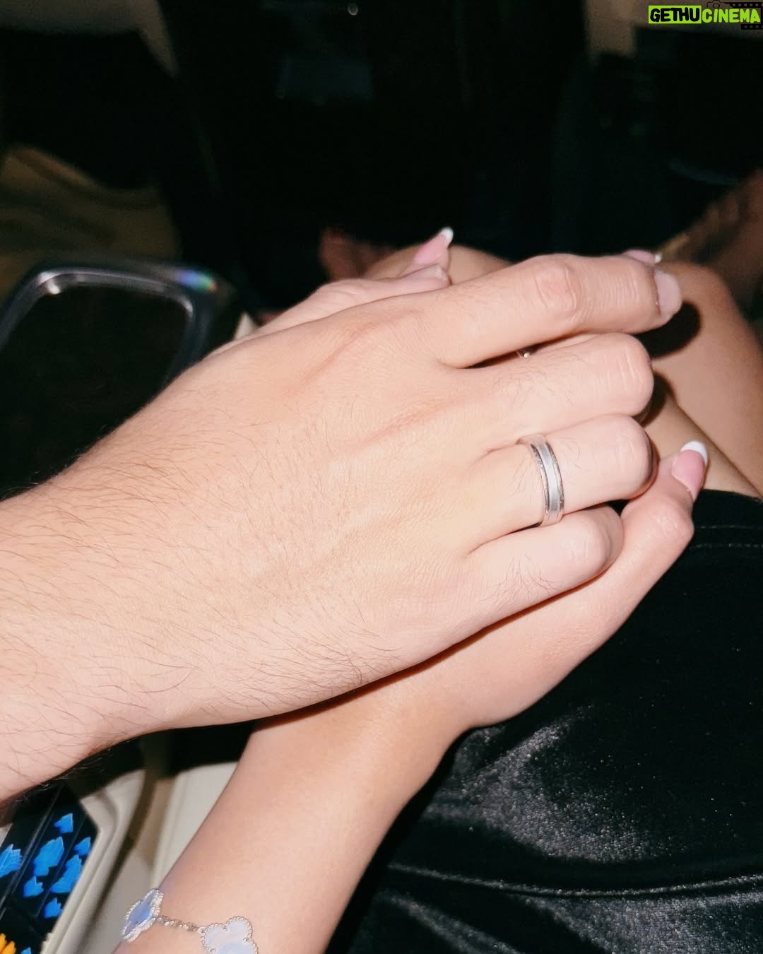Glenca Chysara - 251.3K Likes - Date night celebrating our anniversary!!
Happy wedding anniversary suamiku @rendijhonpratama 🤍

#masyaallahtabarakallah #allahumabarik