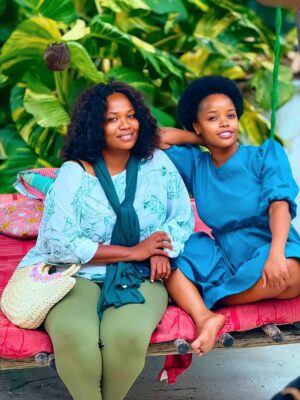 Godliver Gordian Instagram - Hey love
Katika utajiri wa UDUGU nilionao basi nyinyi wadogo zangu ni sehemu ya HAZINA niliyonayo. Neno langu kwenu ni moja tu, silaha ya ushindi ni KUMCHA MUNGU hakikisheni mnaikumbatia daima.
Nawapenda sana na yote ya kheri yakawe kwenye maisha yenu siku zote, yaliyo ya Shari yawaepuke kwa jina la Bwana na Mwokozi wa maisha yetu Yesu Kristo. Amen
Zaburi 111:10 Kumcha BWANA ndio mwanzo wa hekima, Wote wafanyao hayo wana akili njema, Sifa zake zakaa milele.
Happiest Birthday to you both @kyna_hm @lissahactress
.
.
.
Utukufu na uweza ni wake Bwana na Mwokozi wa maisha yetu Yesu Kristo wa Nazareth Mungu aliye hai, milele na milele. Aminaš