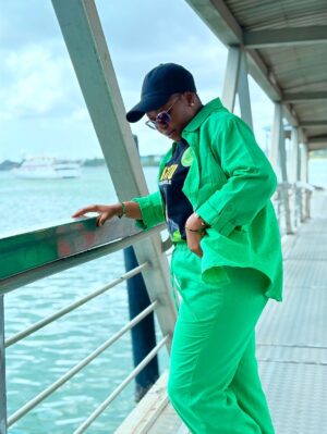 Godliver Gordian Instagram - Hey love
Mithali 16
2 Njia zote za mtu ni safi machoni pake mwenyewe; Bali BWANA huzipima roho za watu.
2PC YANGU IPO KWA @sherry_tz_collectionn ACCESSORIES KAMA ZANGU PIA ZIPO KWA @sherry_jewellery_tz
.
.
.
Utukufu na Uweza ni wake Bwana na Mwokozi wa Maisha yetu Yesu Kristo wa Nazareth Mungu aliye hai, milele na milele. Aminaš