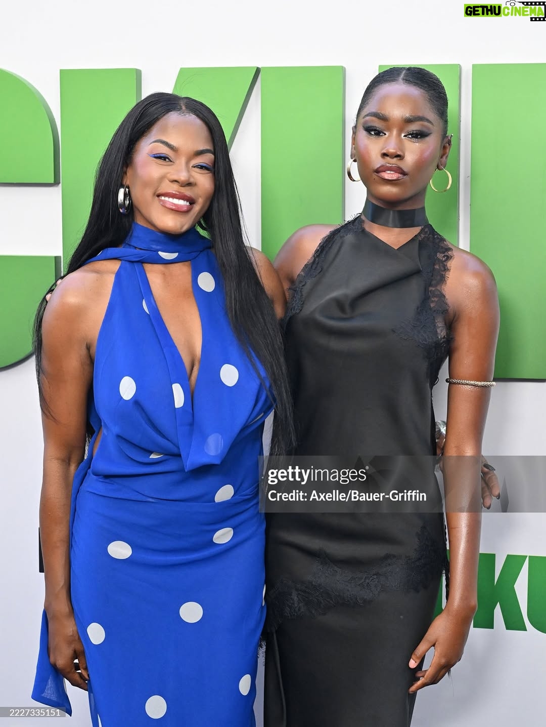 Golden Brooks - 18.2K Likes - The TEA…. Me and babygirl came out to support the immensely talented and beautiful @keke in @amazonprime @amazonmgmstudios THE PICKUP MOVIE alongside  #eddiemurphy #petedavidson and #evalongoria directed by @timkstory 🎬🎬

Such a fun movie!!! And got to see some of my favorite people!!

Thank you @makeupbyjulissv 
Dresses(both ) @zara