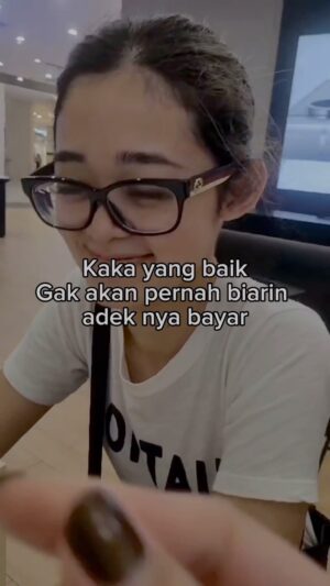 Gracia Indri Instagram - Sangat pengertian banget deh @graciaz14 šš¤Ŗjdnya dia tutup mata š„²