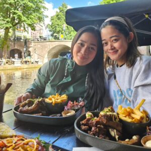 Gracia Indri Instagram - Happy Birthday Tante G nya Nova
.
Temen traveling
Temen jajan
Temen makan
Temen hidup pokoknya
.
Selalu Tuhan mudahkan jalan nya, terwujud harapan2nya, sehat, bahagia, banyak rejeki dan doa2 baik lainnya
.
Salam sayang dan peluk dari Belanda
We love you
.
Ps di Belanda udh tgl 1 Desember ya jadi udh posting hahhahahhah