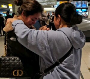 Gracia Indri Instagram - Paling gk suka moment kaya gini..
Udh dikuat2in tetep aja buyar
.
See you very soon tante @giselacindy12
Ketemu lagi secepatnya ya
Terimakasih buat semuanya
We love youā¤ļø