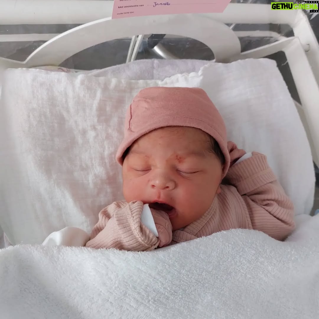 Gracia Indri - 199.4K Likes - Welcome to our world baby 
"NOVA LYNN SLIJPEN"
14 November 2022
.
Even more beautiful than in our dreams
.
Soooo much love for you
❤️❤️❤️