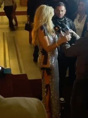 Graciela Alfano Instagram - 💎Es un Verdadero VESTIDO ASESINO!
Gracias a mi amiga Eli que me lo regaló
Imposible no convertirme en el centro de todas las miradas
💎Pensando seriamente en contar los macarrones de ahora en más! Jajaja