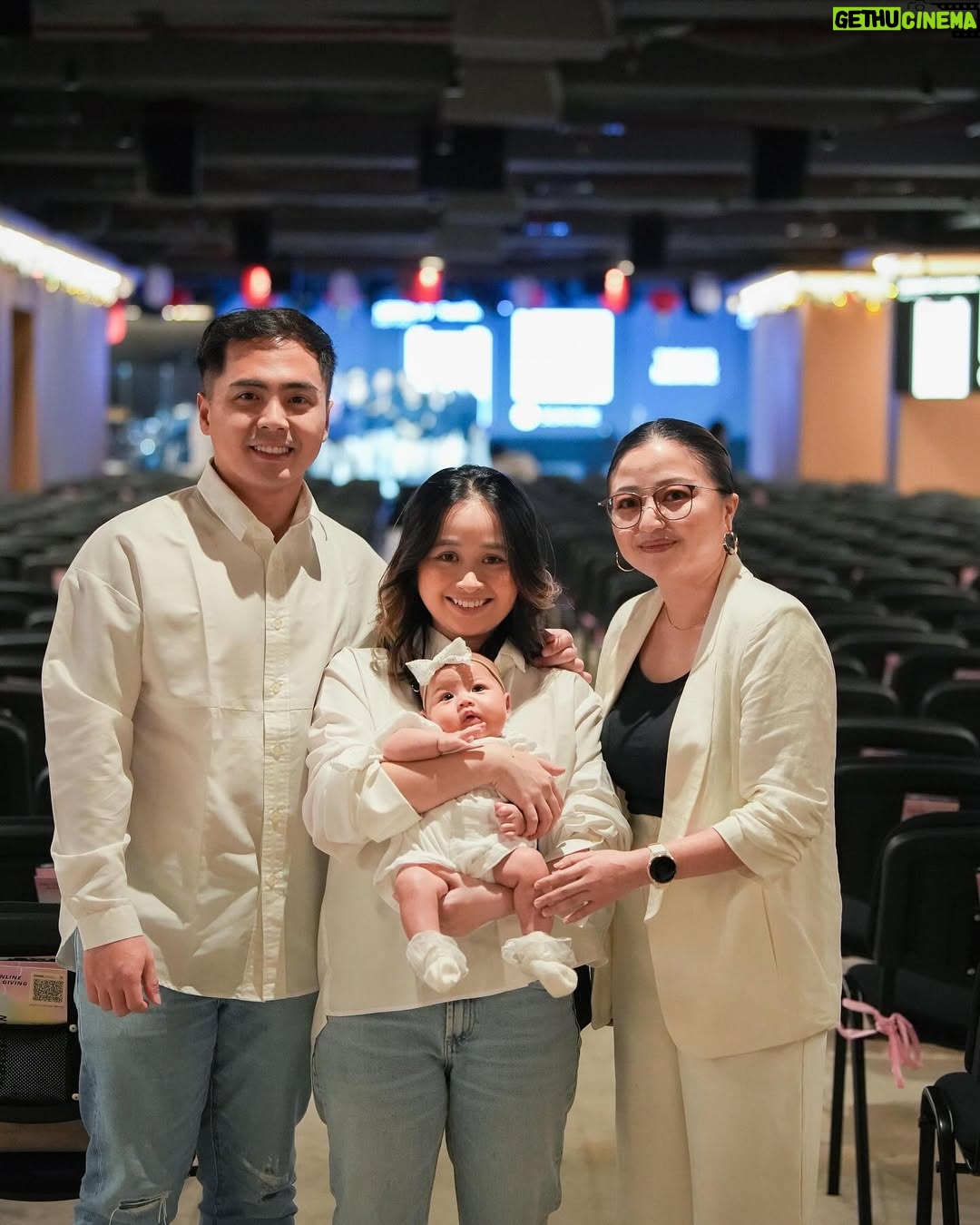Gritte Agatha - 69.3K Likes - Hari yang penuh sukacita saat kami menyerahkan berkat terindah ini ke dalam tangan Tuhan. Kiranya hidupnya selalu dipenuhi cinta, iman, dan anugerah-Nya. 🙏❤️

‘Anak-anak adalah pemberian dari Tuhan; mereka adalah upah yang diberikan-Nya.’ (Mazmur 127:3)