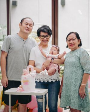 Gritte Agatha Instagram - Agatha's full month dan botakin rambut biar ademmmm