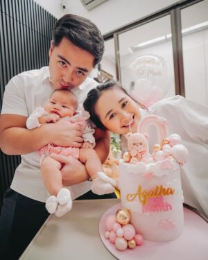 Gritte Agatha Instagram - Agatha's full month dan botakin rambut biar ademmmm