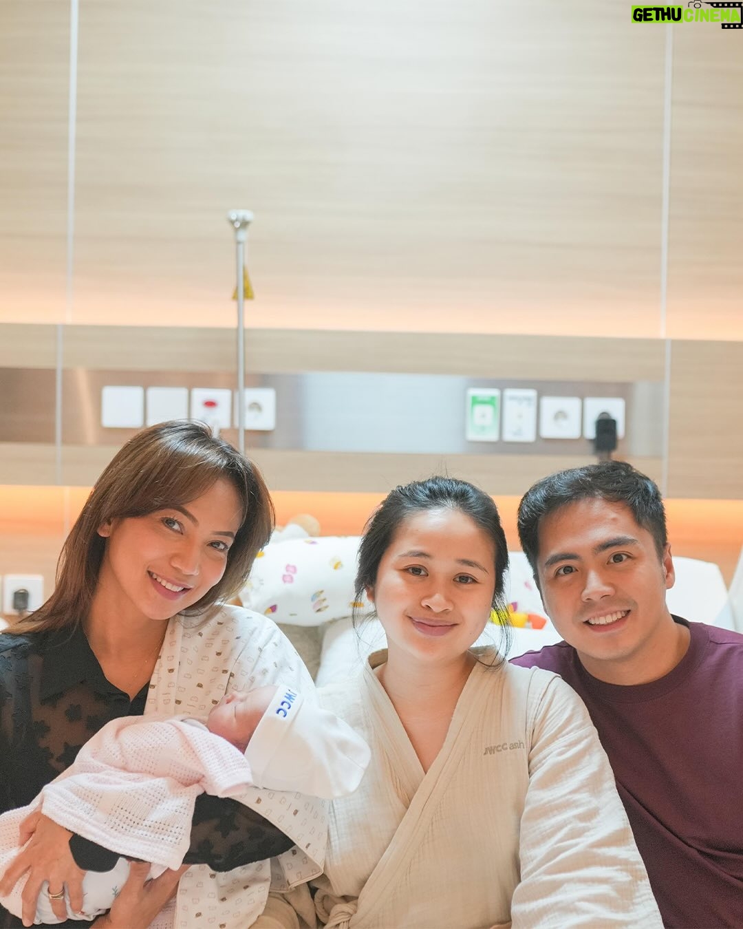 Gritte Agatha - 62.5K Likes - 7 days and still learning step by step. 
Agatha begitu ditunggu dengan kasih sayang yang luar biasa, sebagaimana ia akan tumbuh di keluarga yang penuh kasih, dan lingkungan yang penuh dukungan untuk setiap langkah kecilnya ❤️