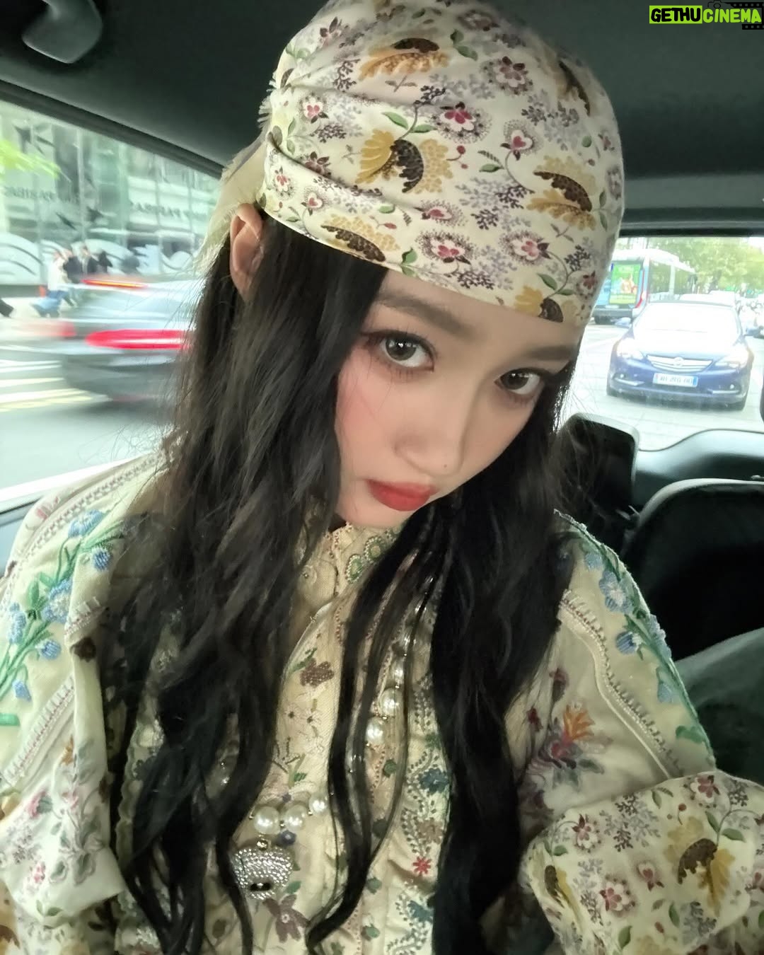 Guan Xiaotong - 17.3K Likes - @maisonvalentino  @alessandro_michele 
what a wonderful day～～❤️