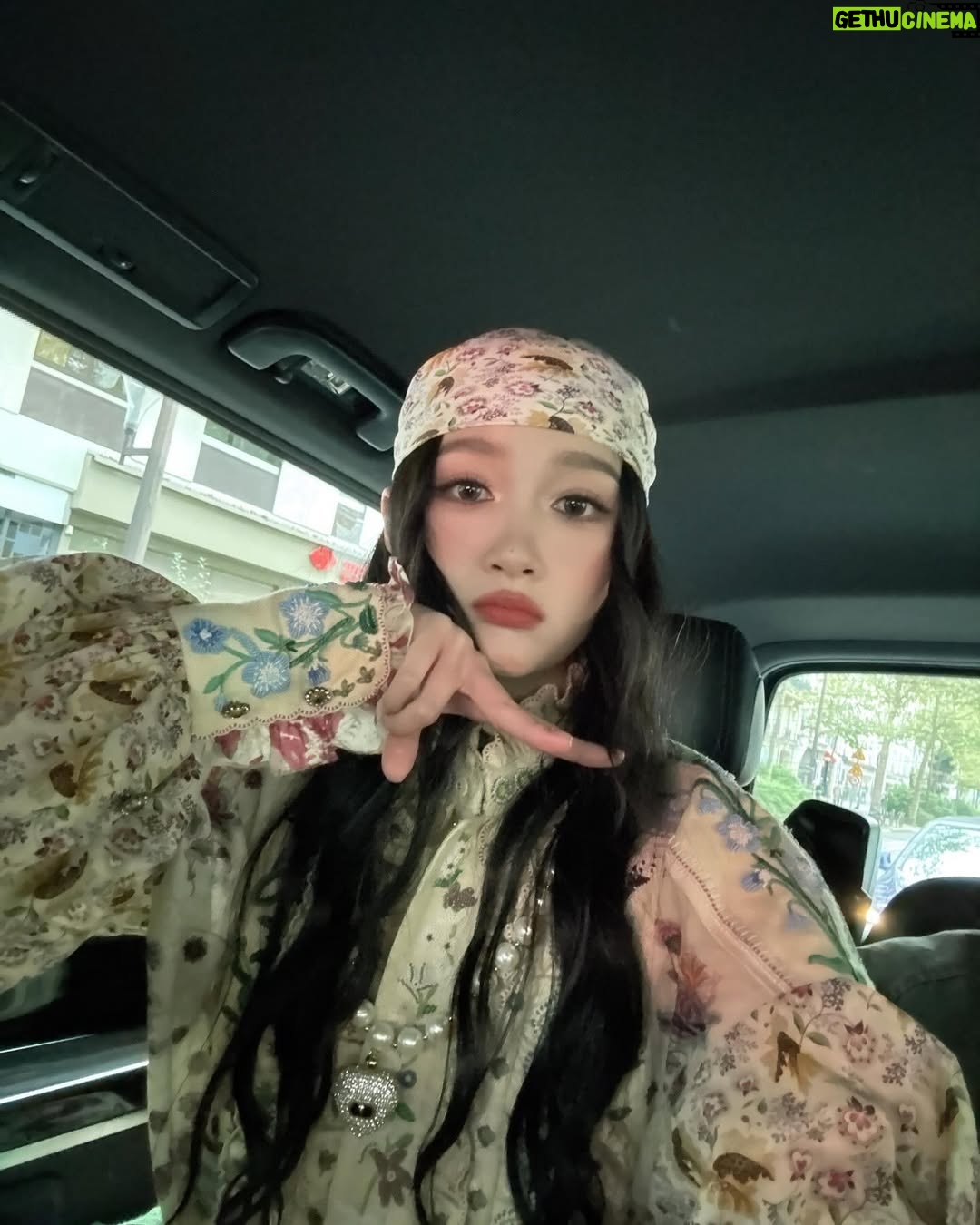 Guan Xiaotong - 17.3K Likes - @maisonvalentino  @alessandro_michele 
what a wonderful day～～❤️