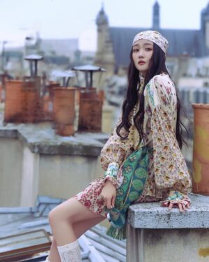 Guan Xiaotong Instagram - #PavillonDesFolies
🥳🥳🥳 @maisonvalentino ~@alessandro_michele~
💛🧡🩷🩵💙🤍🩶💚❤️💜✌🏻
