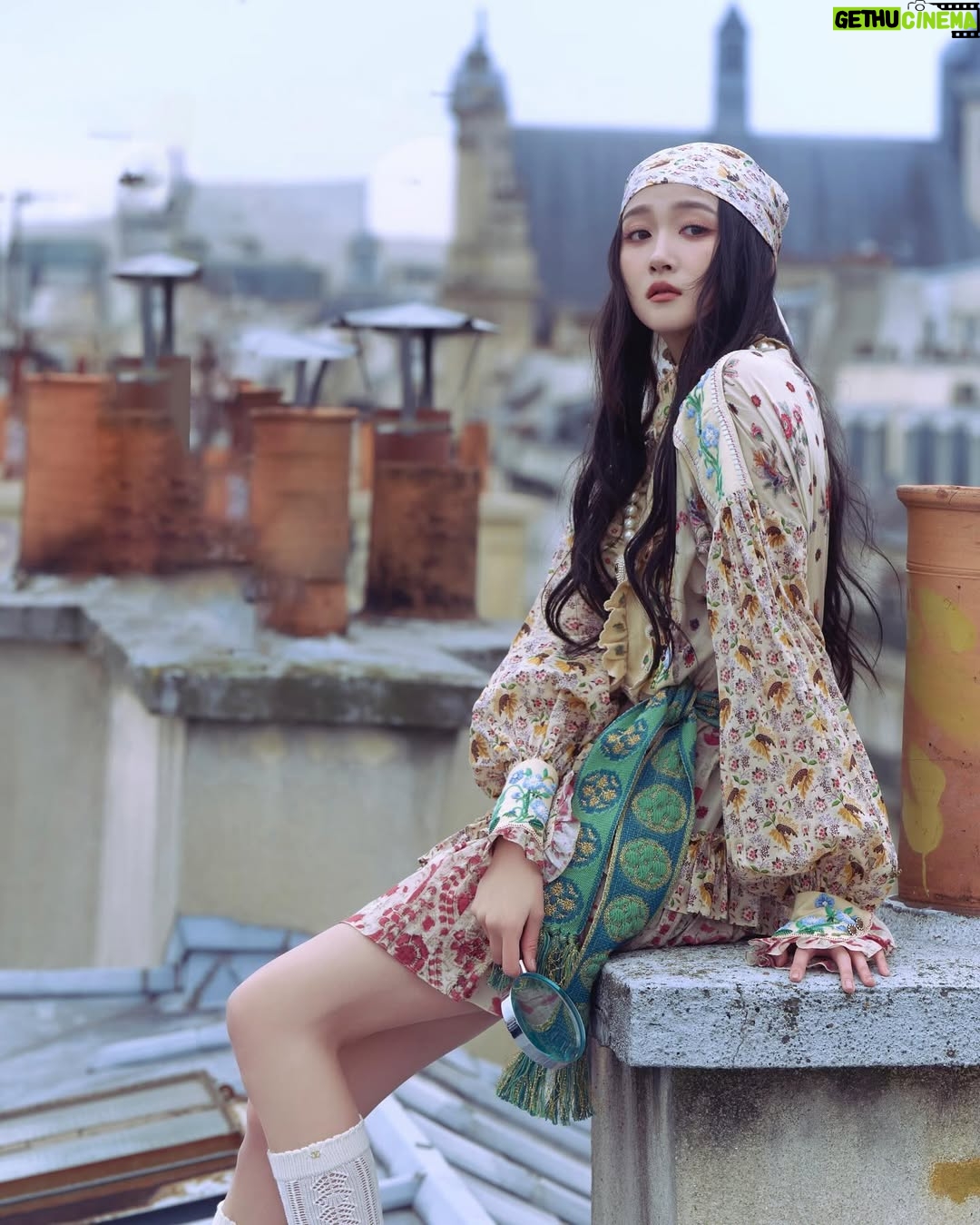 Guan Xiaotong - 17.8K Likes - #PavillonDesFolies 
🥳🥳🥳 @maisonvalentino ～@alessandro_michele～
💛🧡🩷🩵💙🤍🩶💚❤️💜✌🏻