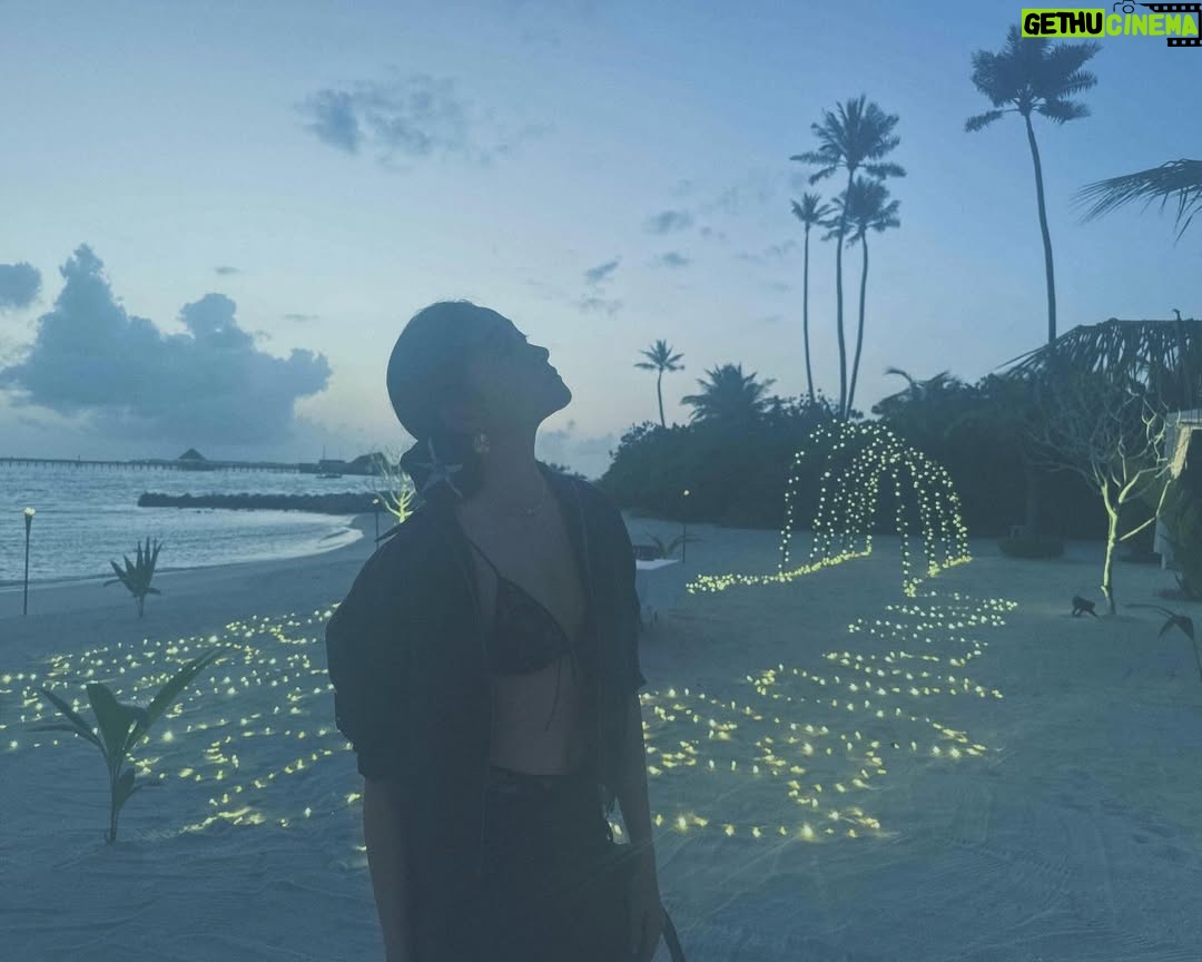 Guan Xiaotong - 17.8K Likes - 出海归来～紫外线会告诉你 哪块皮肤没好好涂防晒的…🫠
浮潜的视频等我剪辑一下啊