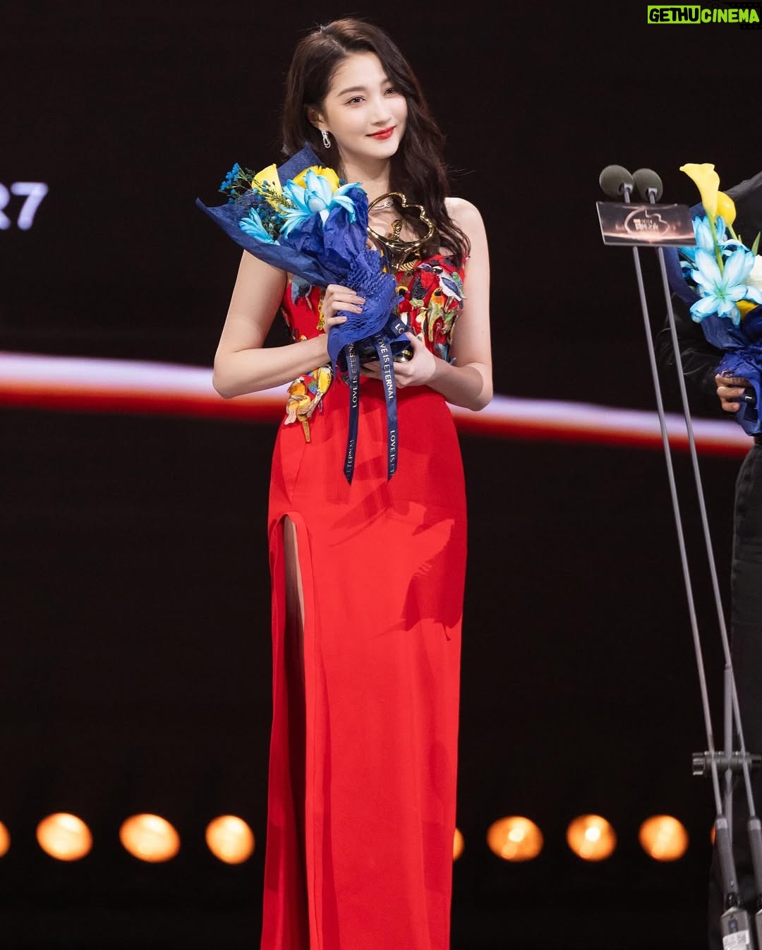 Guan Xiaotong - 24.9K Likes - 👀