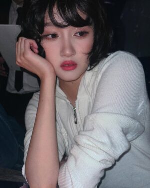 Guan Xiaotong Instagram - 短发的快乐