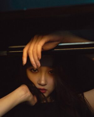 Guan Xiaotong Instagram - hello2025🎉🎆bloom this year🦋