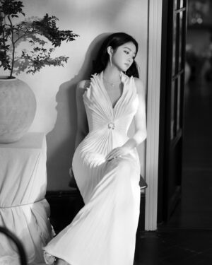 Guan Xiaotong Instagram - Thierry Mugler 1994SS 🤍
love!