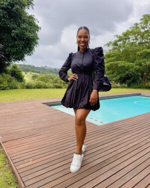 Gugu Gumede Instagram - haibo, sanibona bo mabutho a ramaphosa. kugitshelwa kuphi makuyiwa e rwanda?! 😩