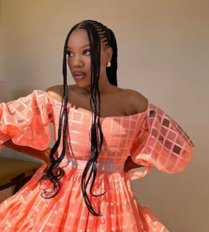 Gugu Gumede Instagram - inja yokuthula isebenze, into eyenza unina azishaye isfuba emazulwini 👑
dress by @indonifashionhouse