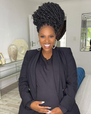 Gugu Gumede Instagram - “how to hide your bump” 101 😎