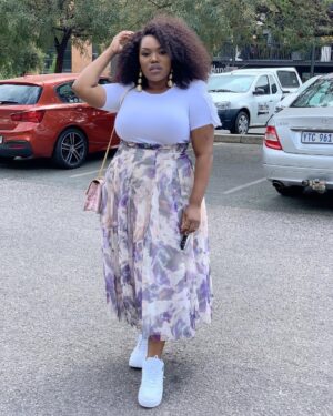 Gugu Gumede Instagram - Don’t let social media fool you into thinking God is not blessing you enough; He is doing it and will continue to do it. Set your own goals with Him, and praise Him for how far He’s gotten you. The ones you admire had to go through their own lowest valleys to get to their highest mountains. A reminder to self ♥️