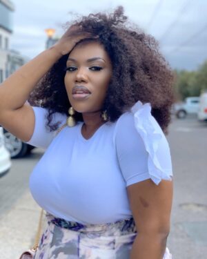 Gugu Gumede Instagram - Don’t let social media fool you into thinking God is not blessing you enough; He is doing it and will continue to do it. Set your own goals with Him, and praise Him for how far He’s gotten you. The ones you admire had to go through their own lowest valleys to get to their highest mountains. A reminder to self ♥️