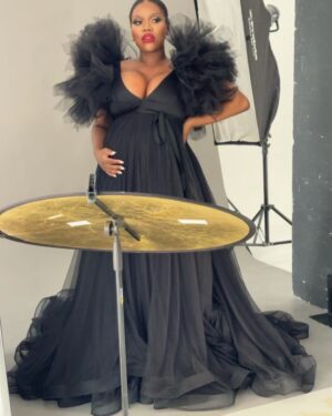 Gugu Gumede Instagram - swipe to see that the mission was understood!
💄: @kenosis_beauty_institute
👗: @indonifashionhouse
📸: @katlegomokubyane
